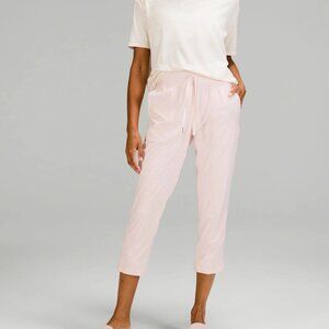 Lululemon Dance Studio Crop Pants 25” Strawberry Milkshake Pink - Size 4 EUC